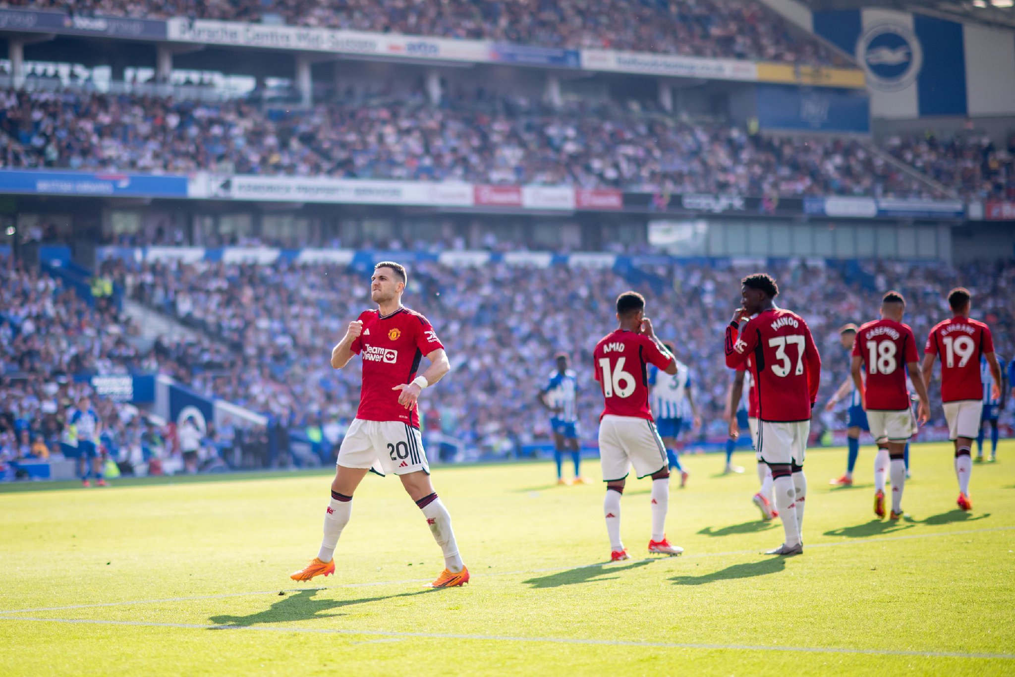 自嘲反倒成 自嘲反倒成