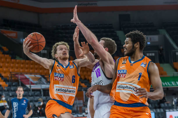 比赛中的亮 比赛中的亮